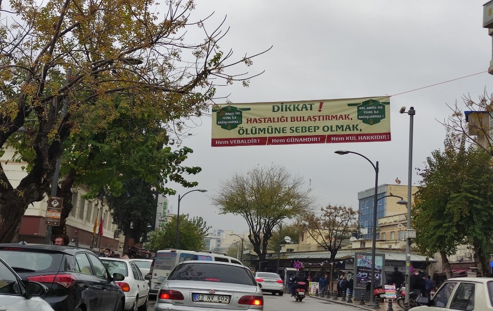 Eyyübiye’de virüsle ilgili uyarıcı afişler asıldı