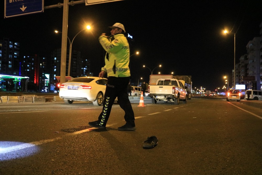 Kazaya giden polise otomobil çarptı: 3’ü ağır 6 yaralı