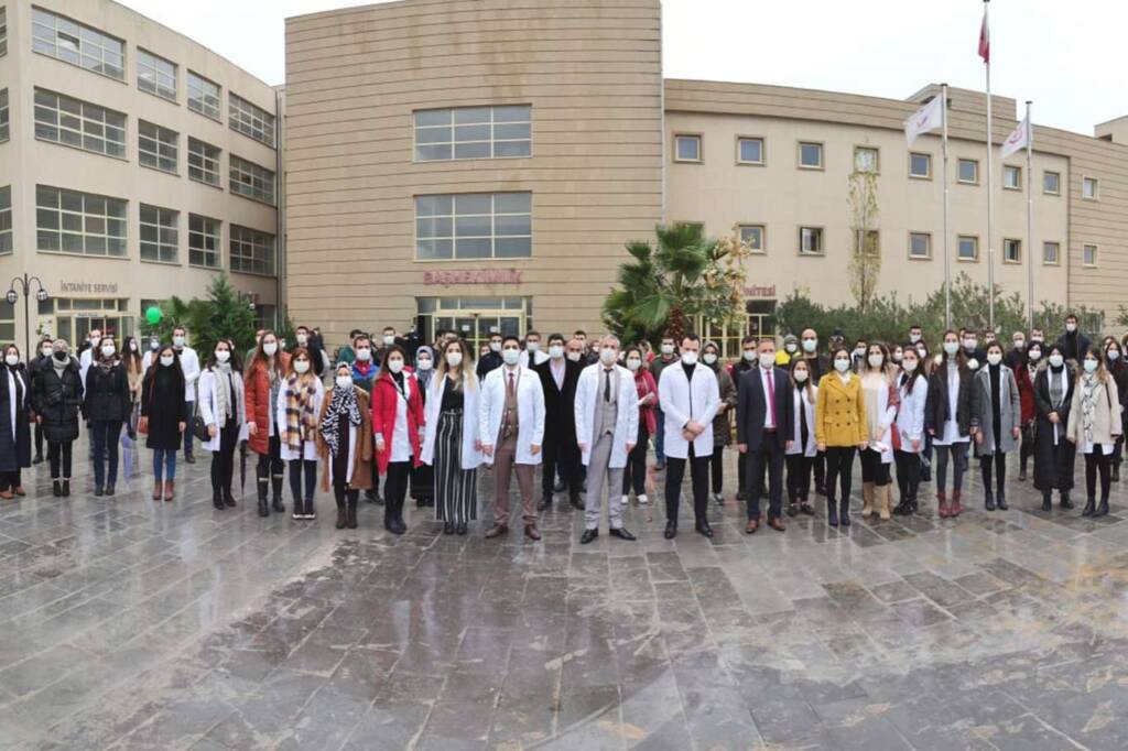 Şanlıurfa’da Öğrencilerden sağlıkçılara anlamlı ziyaret