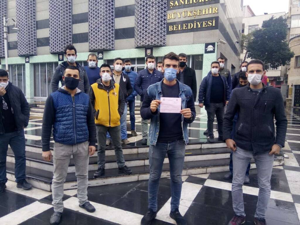 Şanlıurfa’da mobilyacılar belediye önünde eylem yaptı