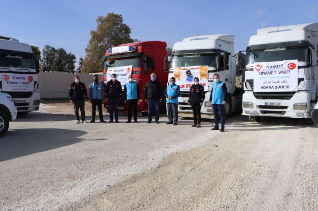 Şanlıurfa’dan “Barış Pınarı Bölgesi”ne 7 tır un gönderildi