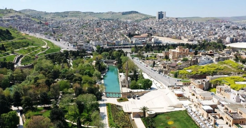 Şanlıurfa’da cadde ve sokaklar boş kaldı