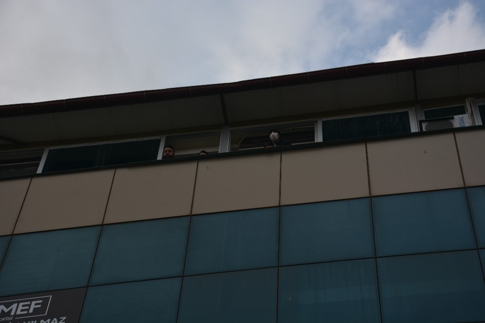 Şanlıurfa’da İş merkezinde yangın paniği