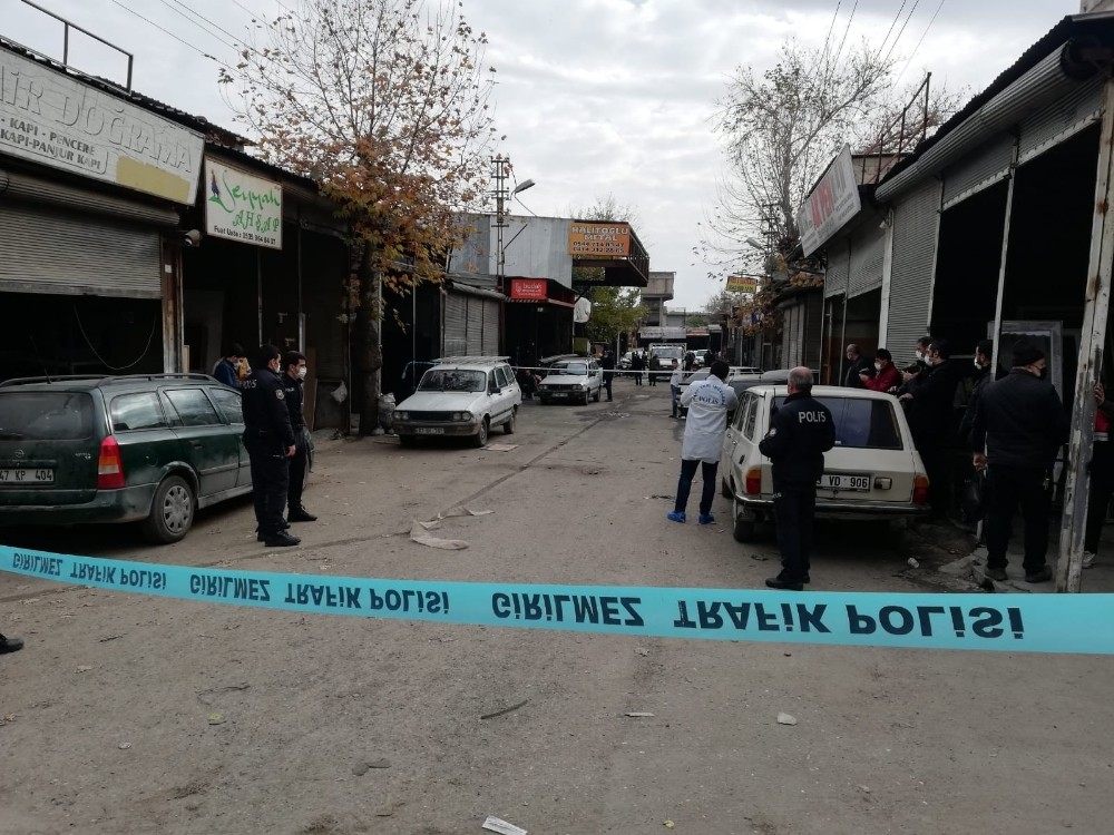 Şanlıurfa’da ‘Ne geziyorsunuz’ kavgasında 2 kişi yaralandı