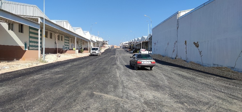 Şanlıurfa’da üretilen asfalt yollarla buluşuyor