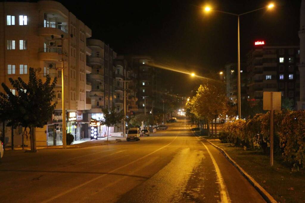 Şanlıurfalılar sokağa çıkma kısıtlamasına uydu