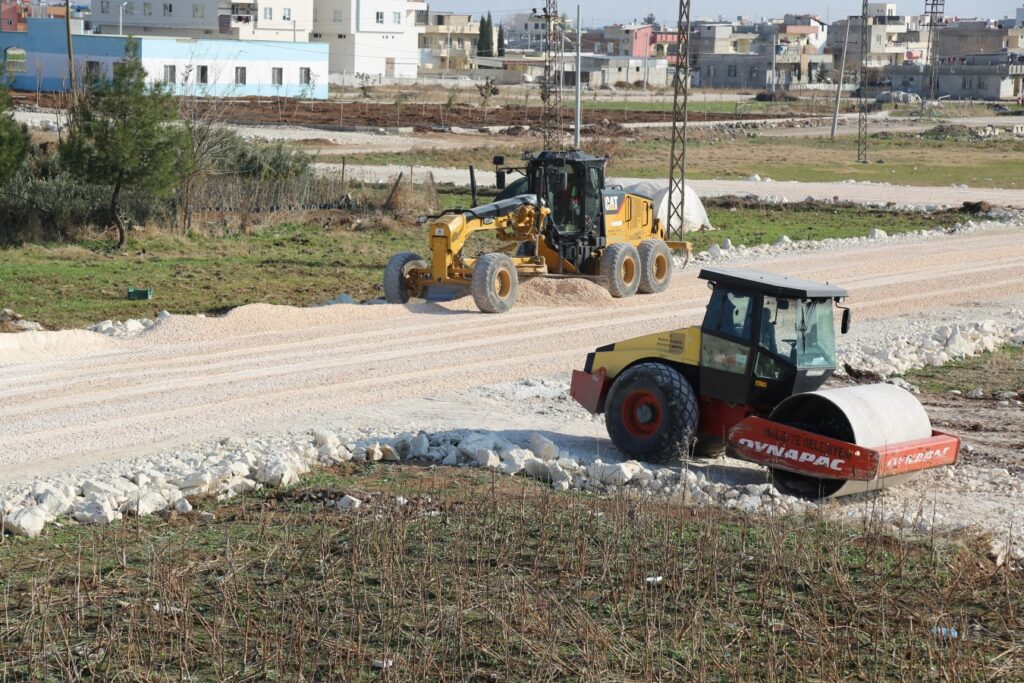 Haliliye’de 10 ayrı noktada yol yapım çalışmaları aralıksız devam ediyor
