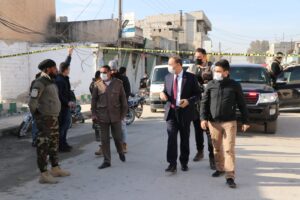 Şanlıurfa Valisi Erin patlama sonrası Telabyad’da incelemelerde bulundu