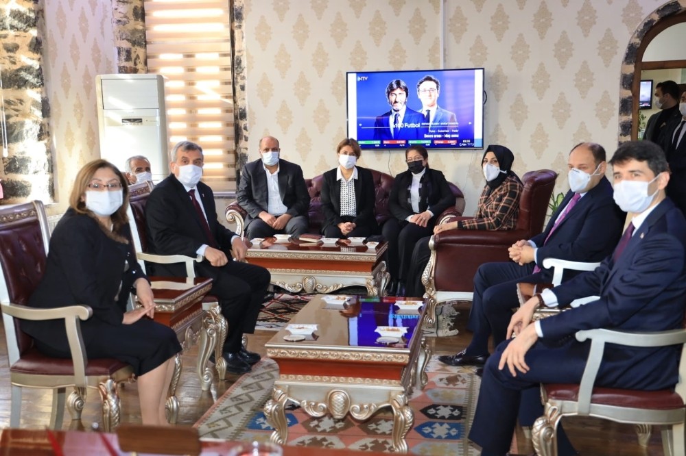 Beyazgül ve Şahin Siverek’te temaslarda bulundu