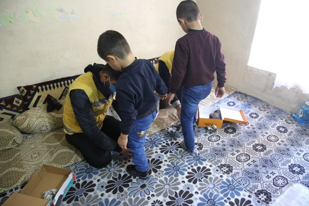 Haliliye Belediyesinden ihtiyaç sahibi çocuklara kıyafet yardımı