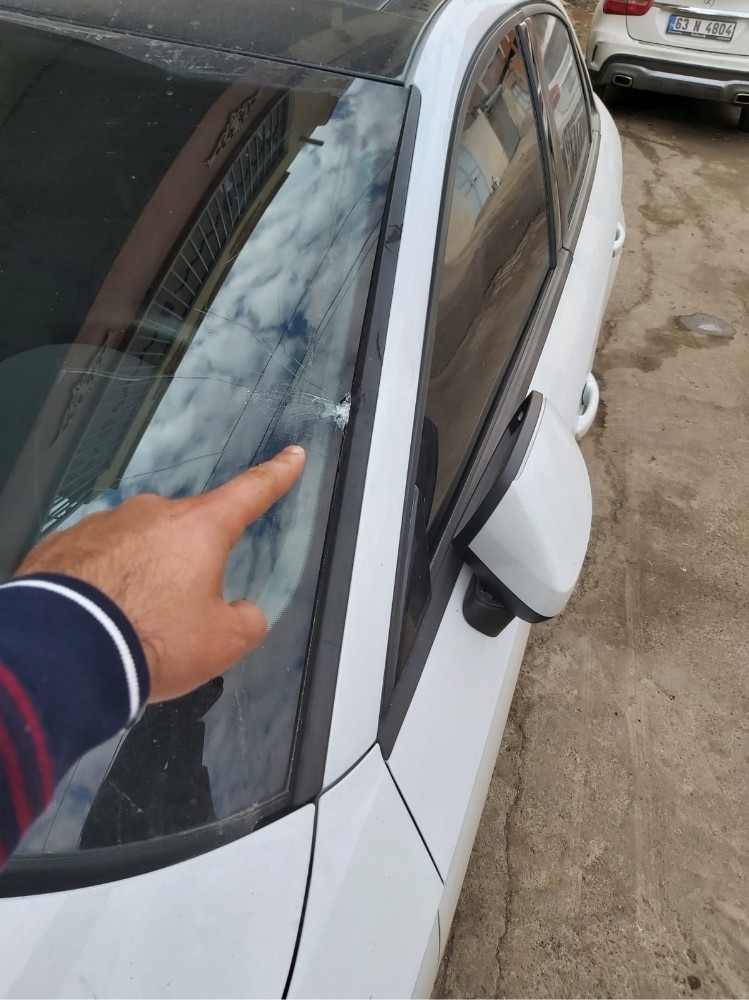 Şanlıurfa’da Her yıl başında aracı maganda kurşunlarına hedef oluyor