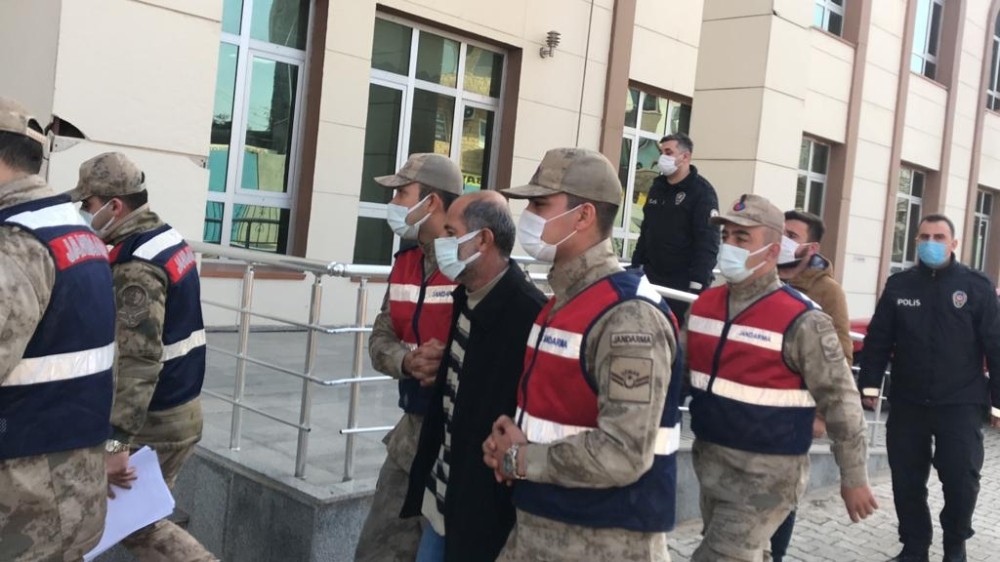 Şanlıurfa’da Saklandığı kümeste yakalanan 2 cinayetin şüphelisi tutuklandı