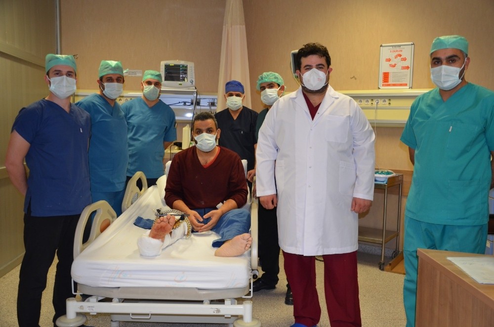 Şanlıurfa’da Silahla yaralanan şahsa damarlı kemik ve doku nakli yapıldı