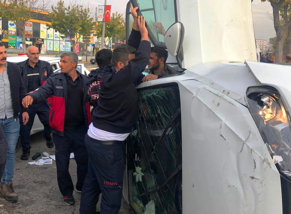 Şanlıurfa’da Sokağa çıkma kısıtlamasında trafik kazası: 3 yaralı