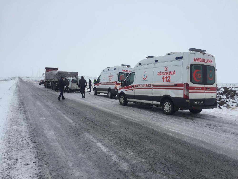 Siverek’te kar yağışı kazaları da beraberinde getirdi