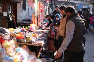 Şanlıurfa’da yılbaşı kısıtlaması öncesi alışveriş yoğunluğu