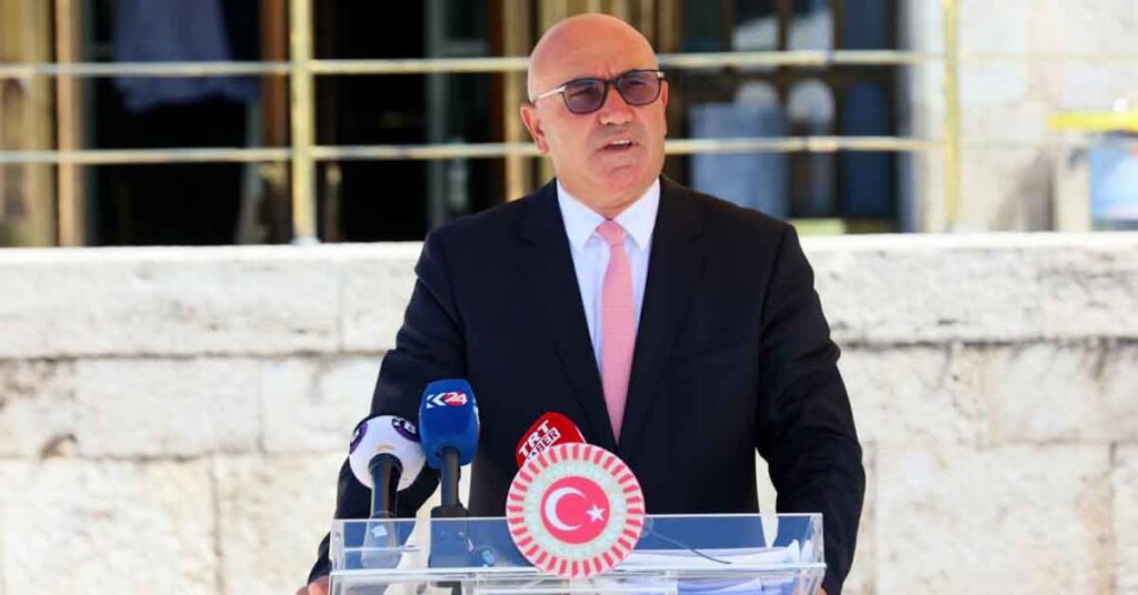 Urfalı Vekil, Basın Emekçilerini Meclise Taşıdı