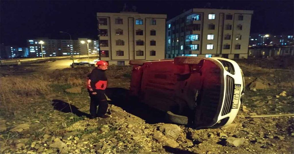 Şanlıurfa’da trafik kazası araba takla attı