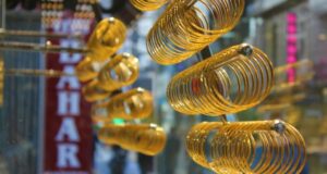 ‘Altın düşüşlerinde panik yapmamak lazım’