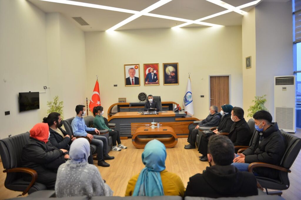 Mehmet Akif İnan şiirlerini okuma yarışmasında ödüller sahiplerini buldu