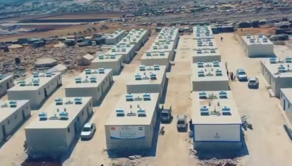 Şanlıurfalı hayırseverlerin desteği ile İdlib’de 90 ev yapılıyor