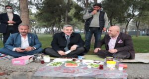 Beyazgül, mahalle gezilerini sürdürüyor