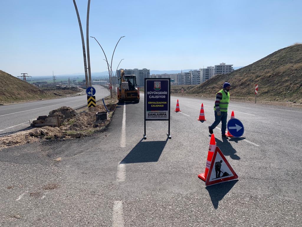 Şanlıurfa’da 20 noktada sinyalizasyon kavşak çalışmaları devam ediyor