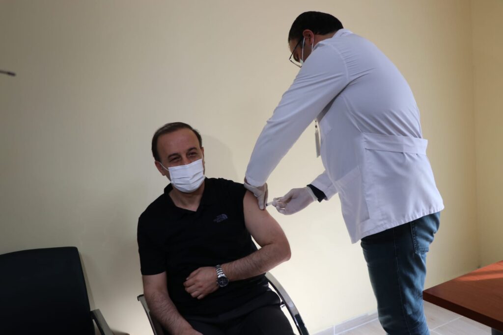 Vali Erin İlk Doz Aşısını Yaptırdı