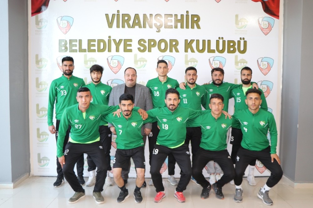 Başkan Ekinci’den futbolculara moral ziyareti