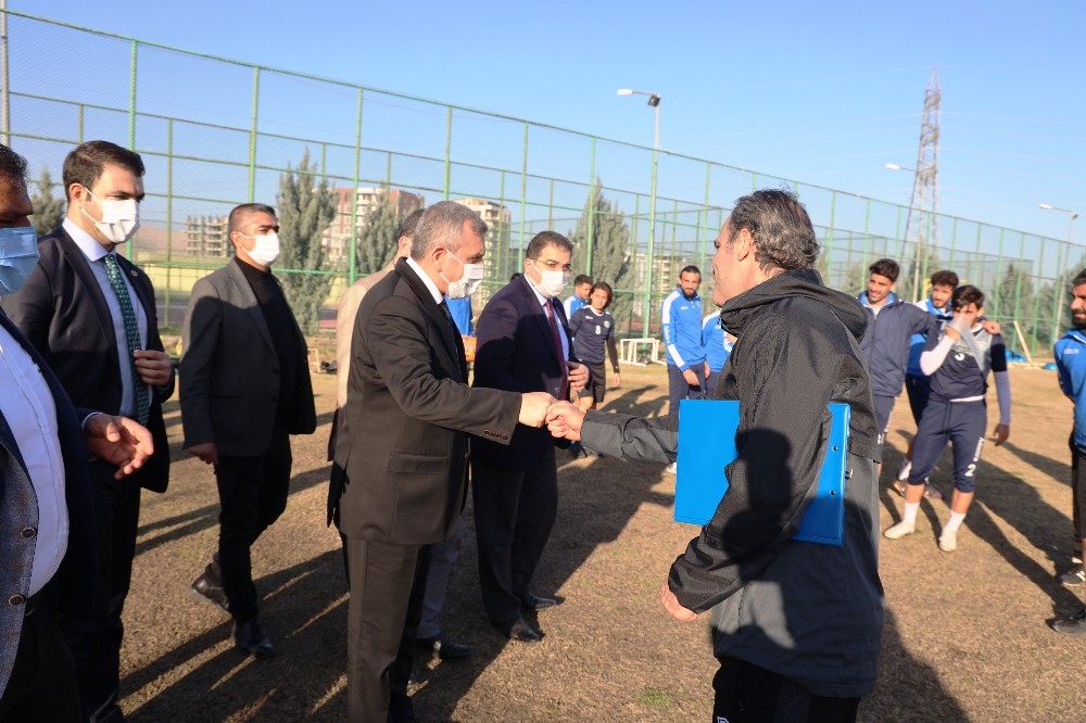 Beyazgül’den Şanlıurfaspor’u ziyaret