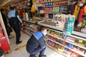 Haliliye’de zabıtadan market denetimi
