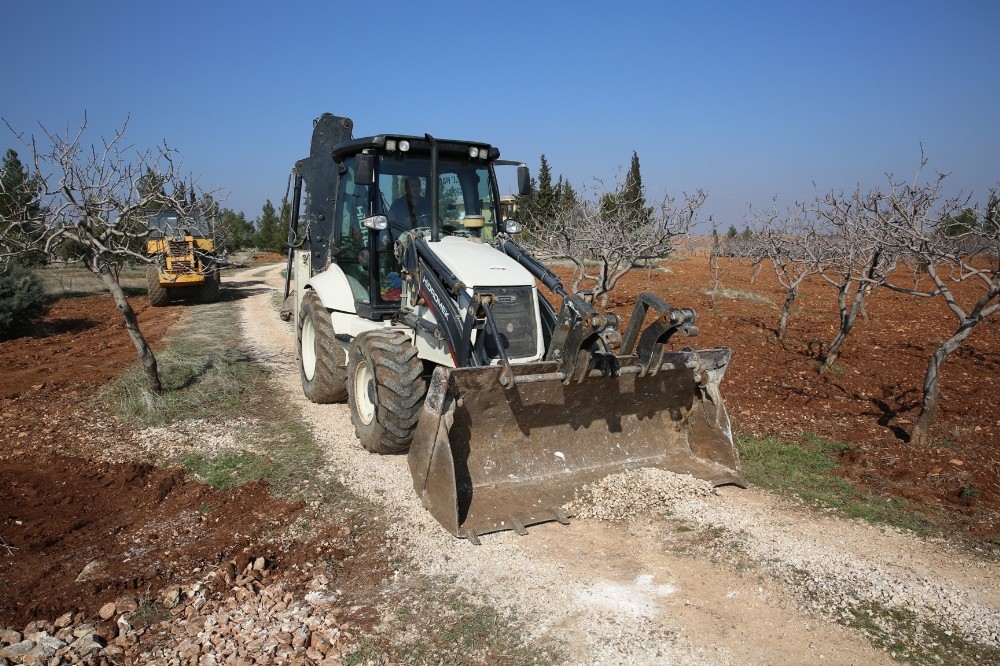 Karaköprü kırsalı çamurdan kurtarılıyor