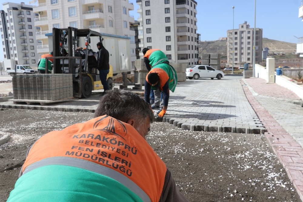 Karaköprü’de kilitli parke çalışması sürüyor
