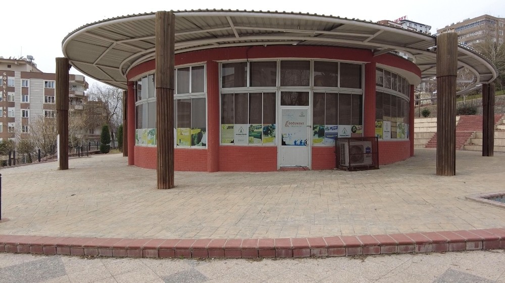 Karaköprü’de okuma salonları gençlerin hizmetine açıldı