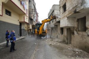 Şanlıurfa’da metruk yapılar yıkılıyor
