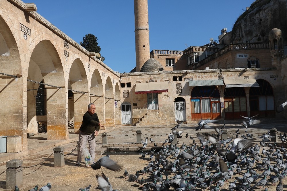 Şanlıurfa’da Sokağa çıkma kısıtlamasını onlar için deldiler