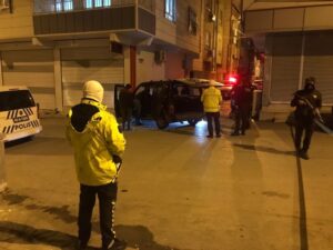 Şanlıurfa’da Şüpheli araçtan silah ve uyuşturucu çıktı