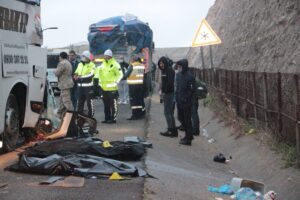 Şanlıurfa’da Yolcu otobüsü tıra arkadan çarptı: 3 ölü, 30 yaralı
