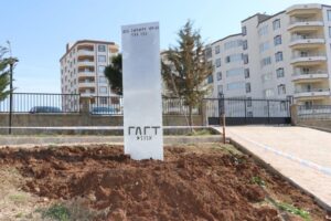 Şanlıurfalılar geri istedikleri metal bloka yeniden kavuştu