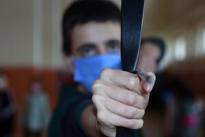 Siverek’te çocuklar ata sporu okçuluğu öğreniyor