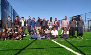 Viranşehir’de Yöresel kıyafetleriyle tenis oynayan mahalleliden Hülya Avşar’a davet