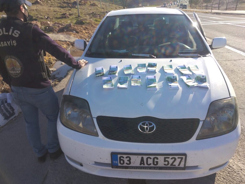 Sahte polis emekli noteri 2 milyon lira dolandırdı Şanlıurfa’da yakalandı