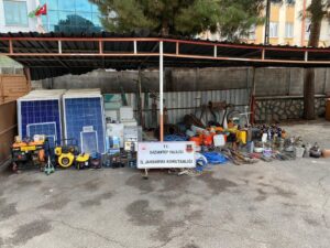 Tarım arazilerinden güneş panellerini çalan çeteyi JASAT çökertti