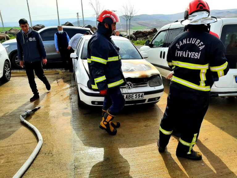 Şanlıurfa’da araç neredeyse kül oluyordu
