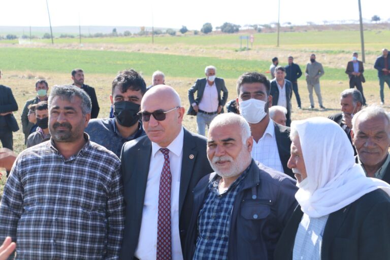 CHP heyeti gece saatlerine kadar birçok köy gezip vatandaşların sorunlarını dinledi
