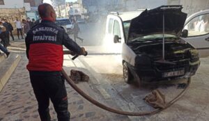Şanlıurfa’da otomobil cayır cayır yandı