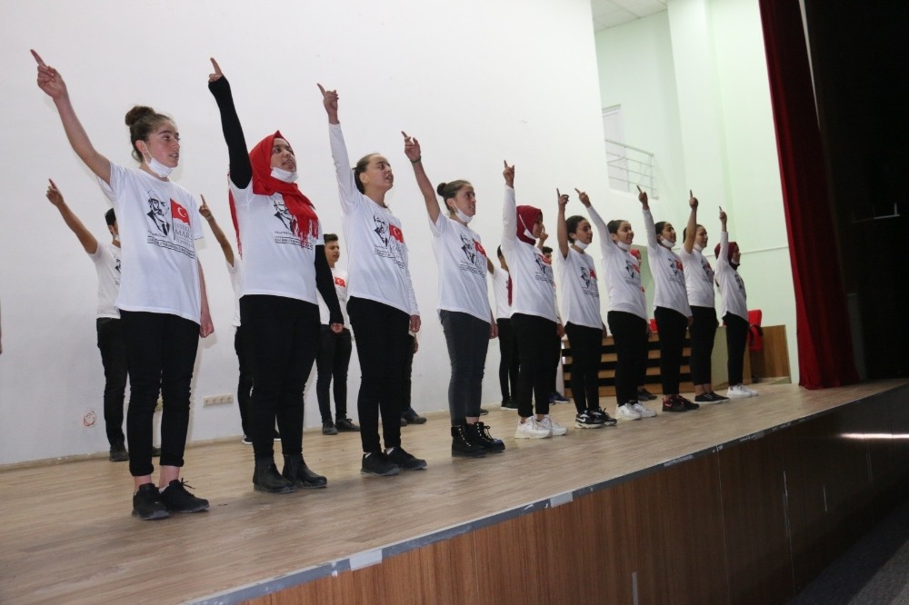 Akçakale’de İstiklal Marşı programı düzenlendi