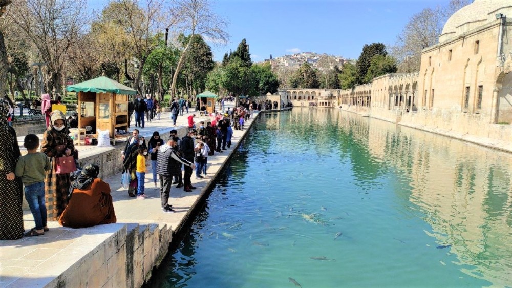 Şanlıurfa’da termometreler 49 dereceyi gördü: Kavurucu sıcaklar hayatı olumsuz etkiliyor