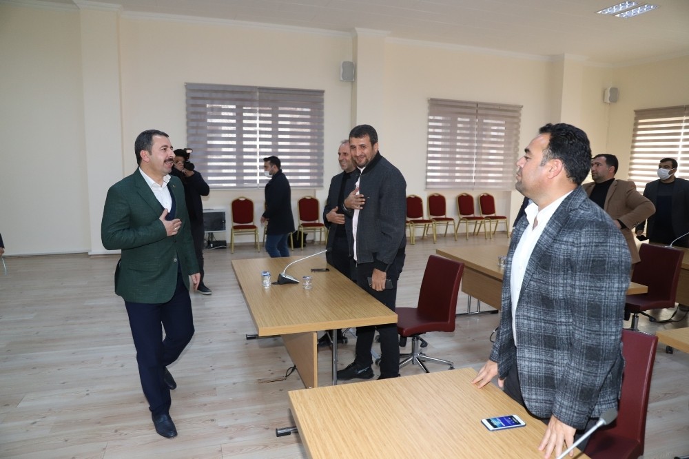 Baydilli müteahhitlerle bir araya geldi