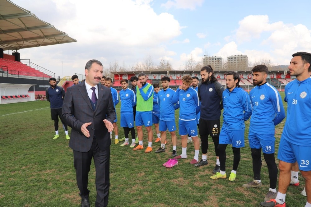 Baydilli’den Karaköprü Belediyespor’a moral ziyareti